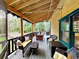 Amazing All-Season Sprucewold Cabin w/ Private Beach Club Access Dog-friendly