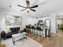 1BD Modern Condo - Downtown Walkable to F&M Bank Arena