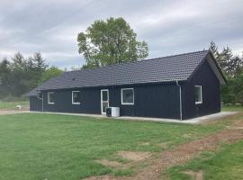 5 star holiday home in Ansager, hotelli kohteessa Ansager