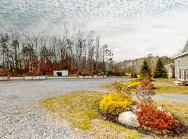 Water-view condo at Sheepscot Harbour Resort with deck, full kitchen, and WiFi