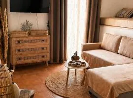 Glykofilousa luxury house