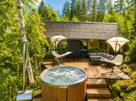 Black Forest Cabin with Hot Tub, Cinema, Lake & Deer Park
