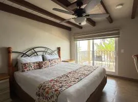 Dmytri's Original La Fonda Restaurant & Hotel