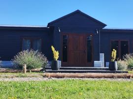 Hostería Ayres del Lago, khách sạn ở Los Antiguos