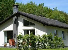 Bungalow im Eifelpark mit Terrasse