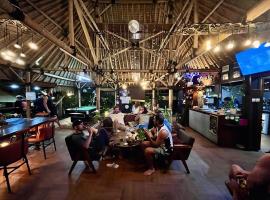 Ombak Resort at Ekas , a luxury surf and kite destination, Close to Inside Ekas beach, hotel sa Ekas