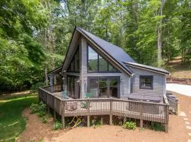 Queen Ridge Cabin - Great views secluded hot tub fire pit