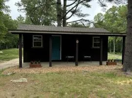 Quaint Cabin Getaway with Porch & Weekend Music in Voluntown, Connecticut