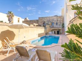 Ta'Leli Pool Farmhouse in Gozo - Happy Rentals, hotel i Għarb