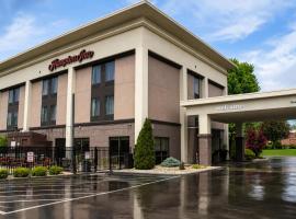 Hampton Inn Summersville, отель в городе Саммерсвилл