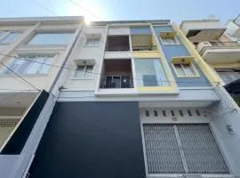 Kamar Pluit Karang