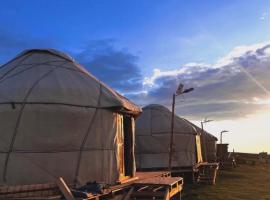 Kergentash Yurt Camp, hotel i Tuura-Suu