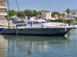 Nuit sur yacht avec petit déjeuner