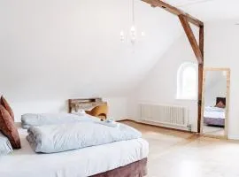 Grosszügige Altbauwohnung am See by Stadtlandnest