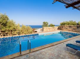 Villa Kimothoe with Private Pool, only 20 min to Elafonissi Beach, hotell i AmigdhalokeFálion