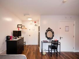 Rooms by the Oak, hotel em Baginton