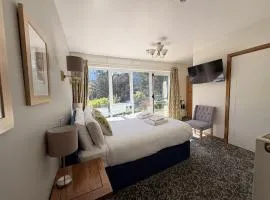 Loch Leven Hotel & Distillery