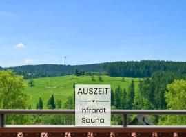 SONNENSEITE Schonach - Private Infrarot-Sauna - Schwarzwald Panoramablick - 76 qm - 2 Schlafzimmer auf 2 Etagen - Südbalkon - Waldrandlage nahe Triberg - ideal für Paare und Familien - kostenloser Parkplatz, ξενοδοχείο σε Schonach