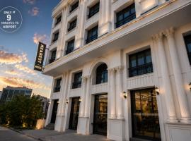 Nearest Airport Hotel, hotell i Arnavutköy