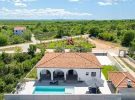 Holiday Home Olivarum with heated pool