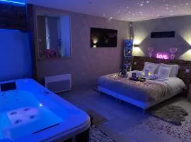 Cosy Love & Spa Love room avec spa, hammam et sauna privatif