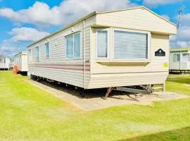 6 Birth Cosy caravan 134 Sealands