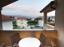 Lopar Family Residence 518
