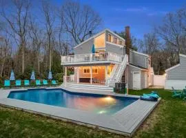 PinkWood Playhouse, Pool, GOLFSim, HotTub, Movie, Games, Firepit, Dogs