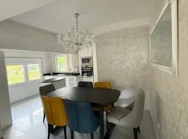White&Blue Luxury Stay