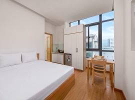 SeaFa Hotel & Apartment, хотел в Дананг