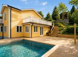 Luxury Villa with pool Sauna spa、ダンデリードのホテル