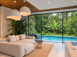 Ubud Garden Villa Estate - 2BR & 1BR Private Pool Villa, hotel u gradu Ubud