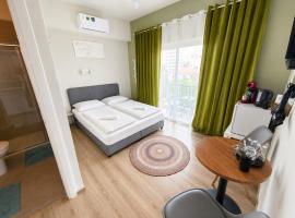 Smart Comfort RoomN8 with Balcony Private Bathroom in best Location Beach 250m, hotel i Limassol