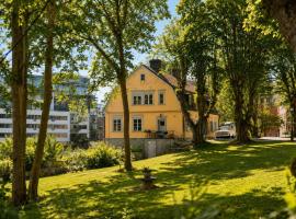 300 Year Old Mansion Villa in Solna Mall of Scandinavia, Hotel in Solna
