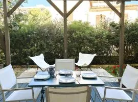 Apartment with garden in La Garde