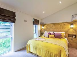 Caddys Corner Lodges, hotel a Porkellis