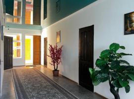 Guest House Arbat, hotel em Cholpon-Ata