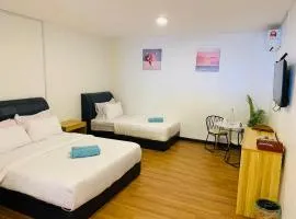 New Taman Park homestay near airport 塔曼民宿 6pax