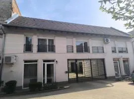 FAVORIT CENTRUM Apartman