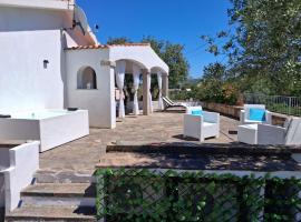 International House San Teodoro, Hotel in San Teodoro