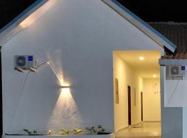 Homestay fafefa, hotel di Serang