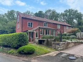 Elesa Cottage