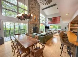 The Longhorn - Inspired 5br 3ba Home with Hot Tub