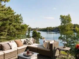Luxury Swedish villa Near Stockholm by the sea