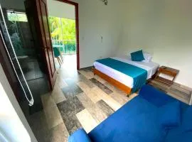 Apartaestudio moderno con aire y cocina