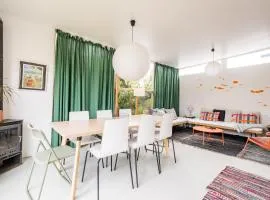 4BR, Garden & BBQ, 5min to Milícias Beach, Easy Park, Casa Yucca