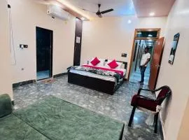 Awadh kunj palace