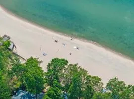 The Holland Hideaway- Family Home - Walk to Beach