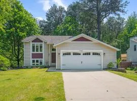 The Holland Hideaway- Family Home - Walk to Beach