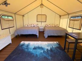 Diamond Glamping tent - tent site #10، فندق في كلاماث